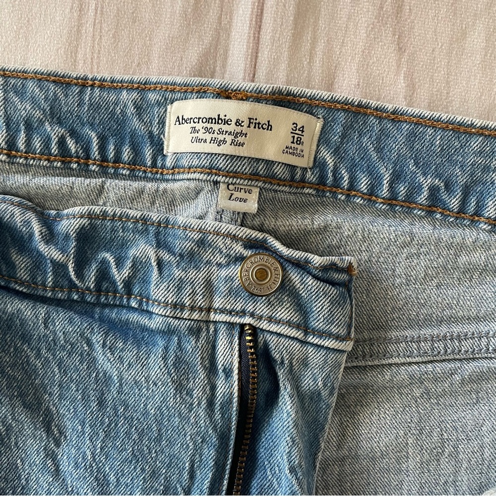 Abercrombie & Fitch Curve Love 90s Straight Ultra High Rise Jeans Womens 18 Blue - Picture 8 of 12
